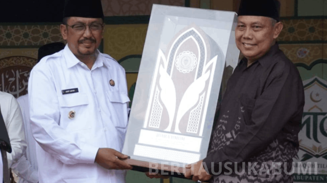 Kecamatan Waluran mencatat sejarah baru dalam ajang Musabaqah Tilawatil Quran (MTQ) XLVII Tingkat Kabupaten Sukabumi Tahun 2026. Untuk pertama kalinya, kecamatan di wilayah selatan Kabupaten Sukabumi itu berhasil keluar sebagai juara umum setelah mengumpulkan 135 poin, sekaligus mematahkan dominasi Kecamatan Cisaat yang selama ini langganan juara.