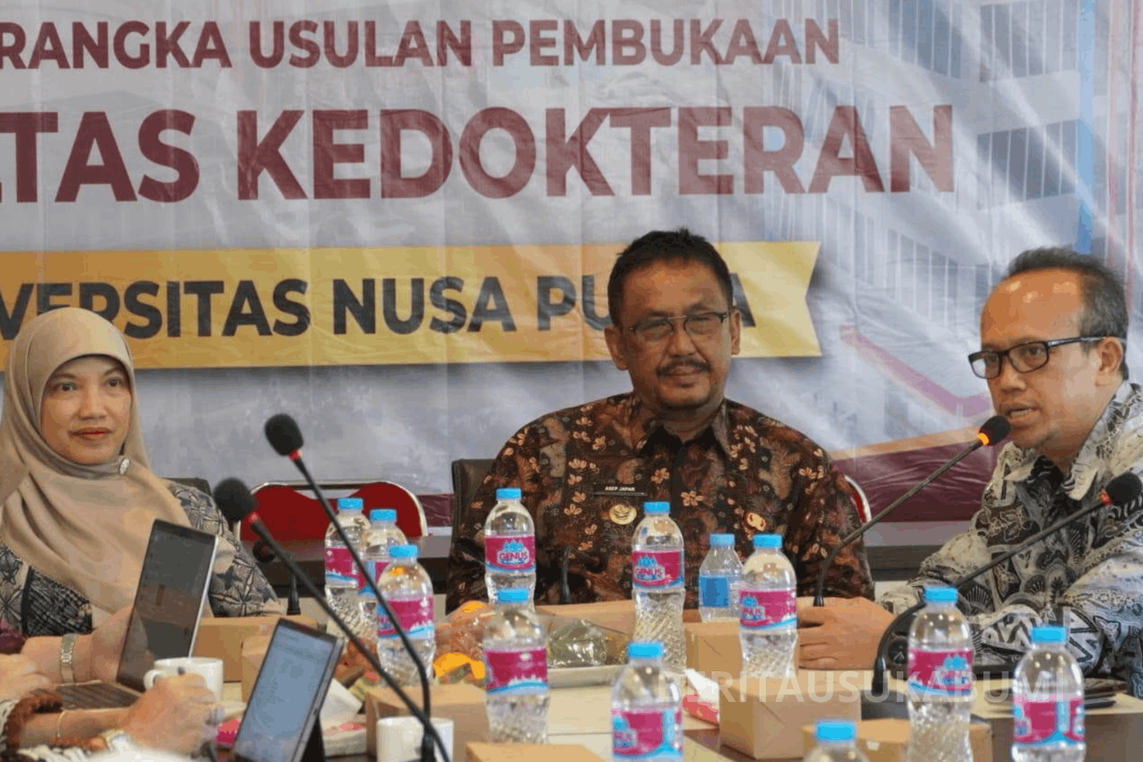 Langkah Bupati Sukabumi H. Asep Japar dalam mendorong lahirnya Fakultas Kedokteran pertama di Sukabumi mendapat apresiasi langsung dari Kementerian Kesehatan Republik Indonesia. Dukungan penuh yang diberikan Asep Japar dinilai menjadi bukti keseriusan pemerintah daerah dalam memperkuat pelayanan kesehatan masyarakat.