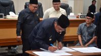Pemerintah Kabupaten Sukabumi bersama DPRD Kabupaten Sukabumi resmi menyepakati dua Rancangan Peraturan Daerah (Raperda) strategis dalam Rapat Paripurna DPRD yang digelar di ruang sidang DPRD Kabupaten Sukabumi, Senin (8/6/2026).