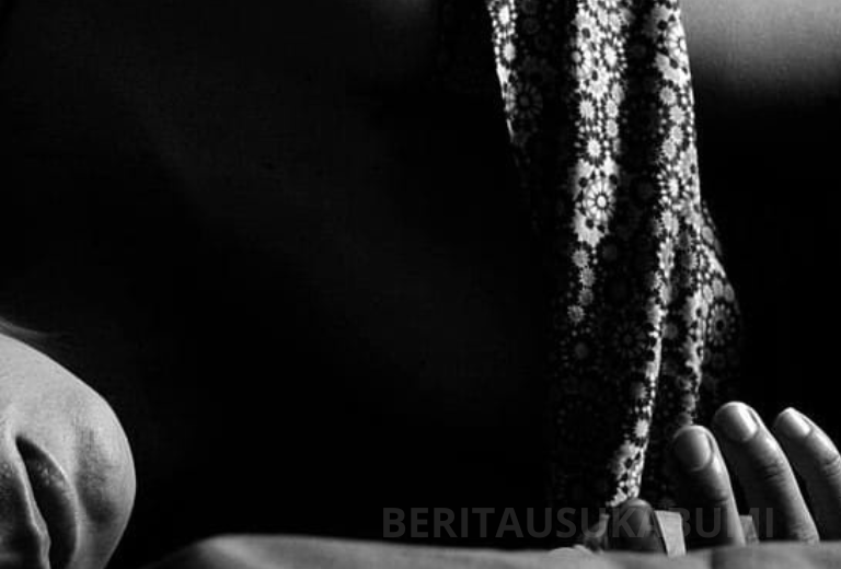 Aparat kepolisian tengah mendalami kasus dugaan kekerasan seksual terhadap seorang siswi sekolah dasar (SD) berusia 10 tahun di Kecamatan Warungkiara, Kabupaten Sukabumi. Peristiwa yang mengundang keprihatinan warga tersebut diduga melibatkan tiga anak yang masih sebaya dengan korban.