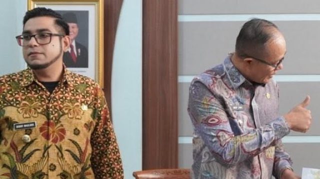 Hubungan Wali Kota Sukabumi Ayep Zaki dan Wakil Wali Kota Bobby Maulana dikabarkan merenggang di tengah meningkatnya kritik publik terhadap kinerja pemerintah daerah. Pengamat politik menyoroti dinamika yang berkembang di internal Pemkot Sukabumi.