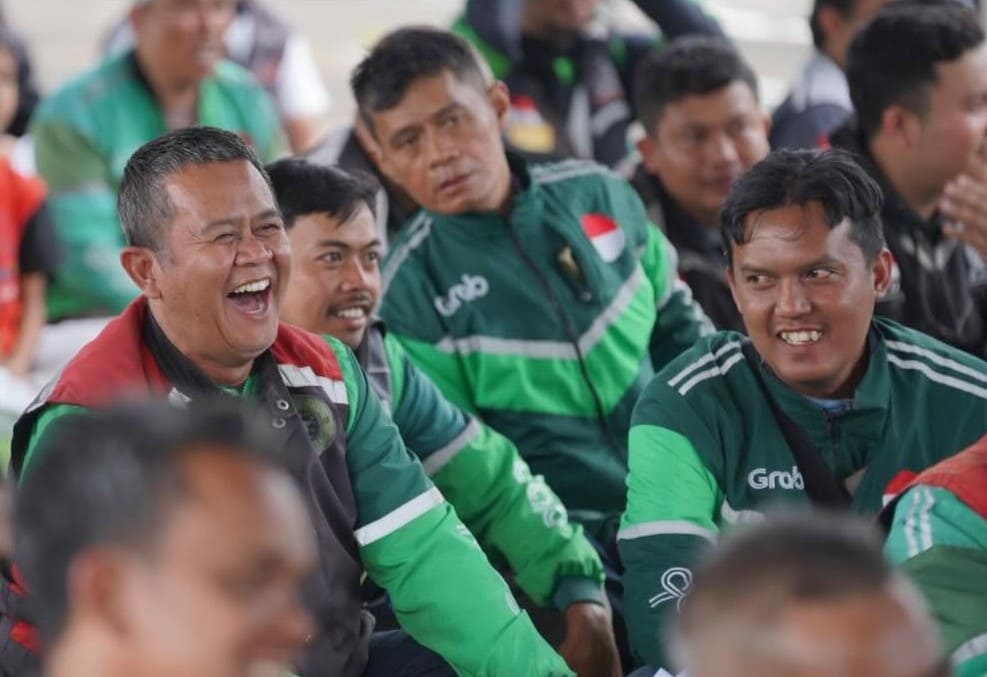 Wakil Ketua DPR RI Sufmi Dasco Ahmad mengumumkan kesepakatan bersama perusahaan aplikasi GoTo/Gojek dan Grab Indonesia terkait penurunan potongan tarif atau komisi mitra pengemudi menjadi maksimal 8 persen.