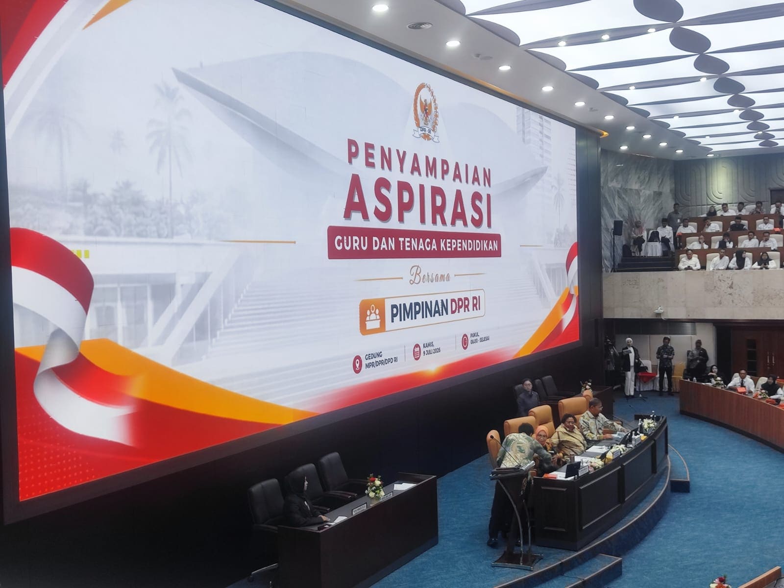 Delegasi ASN PPPK Kabupaten Sukabumi yang dipimpin Kris Dwi Purnomo menyampaikan enam aspirasi strategis dalam Rakornas Guru dan Tenaga Kependidikan Nasional di DPR RI, termasuk kepastian status PPPK Paruh Waktu menjadi Penuh Waktu.