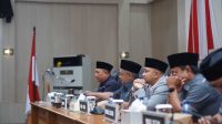 DPRD Kabupaten Sukabumi menggelar Rapat Paripurna Ke-9 Tahun Sidang 2026 dengan agenda penyampaian hasil reses, Nota Pengantar KUA PPAS APBD 2027, serta perubahan alat kelengkapan DPRD.