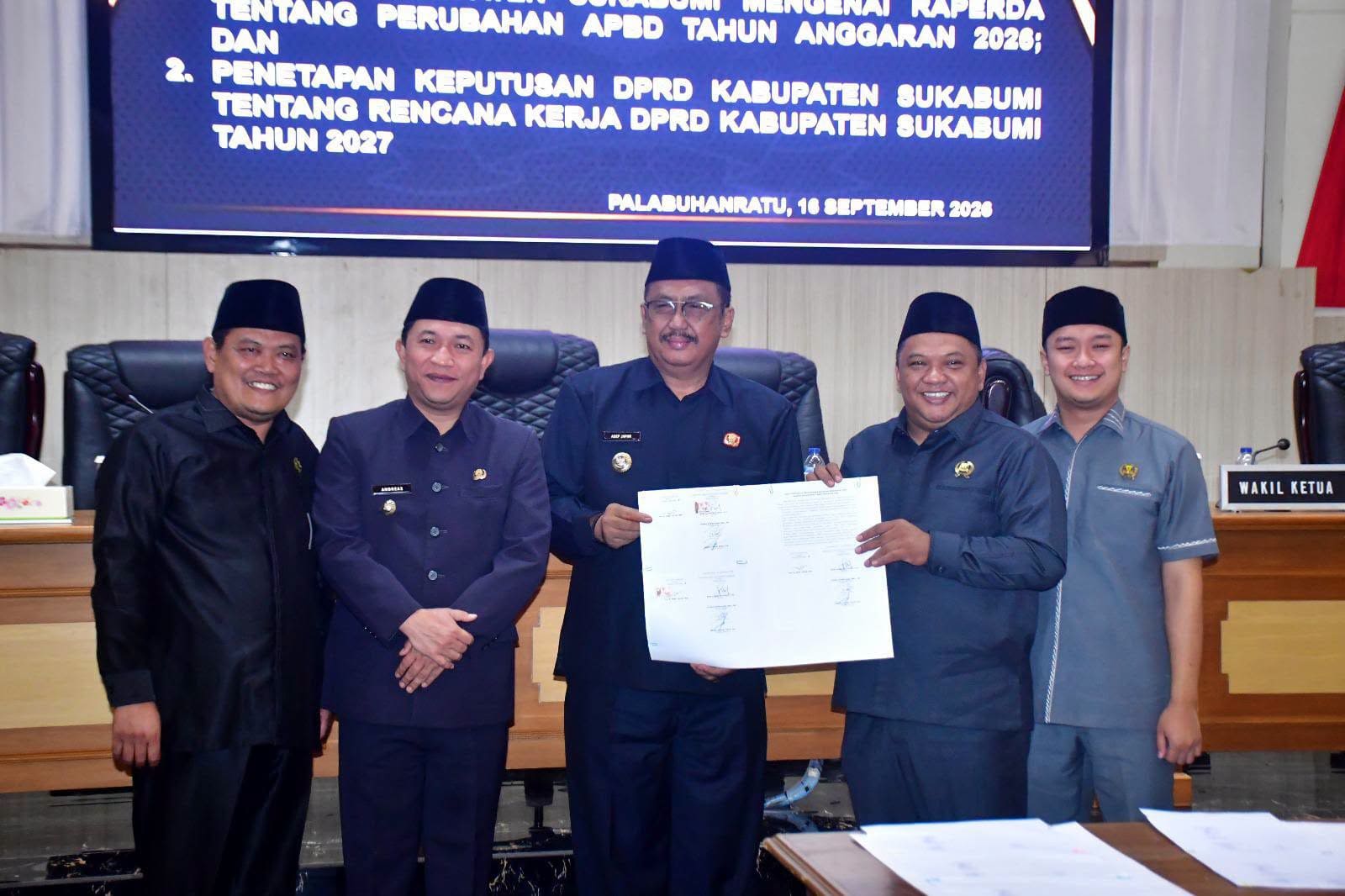 DPRD Kabupaten Sukabumi bersama Pemerintah Kabupaten Sukabumi menyepakati Raperda tentang Perubahan APBD Tahun Anggaran 2026. Kesepakatan tersebut ditetapkan dalam Rapat Paripurna DPRD Kabupaten Sukabumi