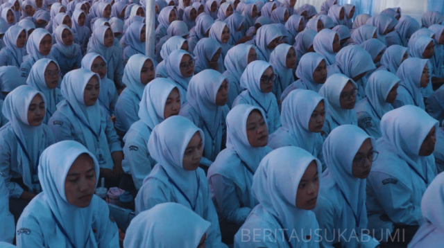 BERITAUSUKABUMI (42) (1) UMMI dan Universitas Nusa Putra menerima lebih dari 4.500 mahasiswa baru dari berbagai daerah di Indonesia hingga mancanegara. Fenomena ini ikut menggerakkan ekonomi warga dan memperkuat Sukabumi sebagai daerah pendidikan.