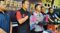 Kasus dugaan kekerasan seksual terhadap pelajar yang tengah menjalani Praktik Kerja Lapangan (PKL) di lingkungan Pemerintah Kabupaten Sukabumi memasuki babak hukum. Sekretaris Dinas Perhubungan (Dishub) Kabupaten Sukabumi berinisial TIP ditetapkan sebagai tersangka oleh Satreskrim Polres Sukabumi. Polisi juga telah melakukan penahanan terhadap tersangka untuk kepentingan proses penyidikan.