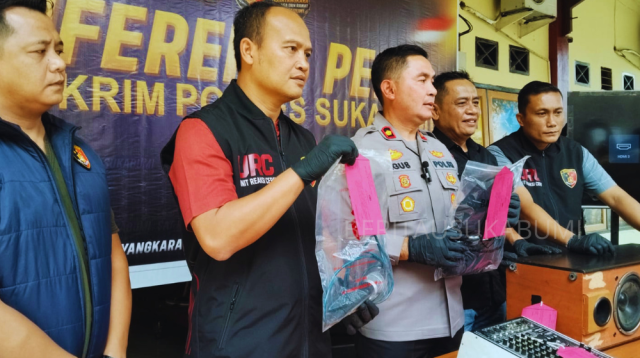 Kasus dugaan kekerasan seksual terhadap pelajar yang tengah menjalani Praktik Kerja Lapangan (PKL) di lingkungan Pemerintah Kabupaten Sukabumi memasuki babak hukum. Sekretaris Dinas Perhubungan (Dishub) Kabupaten Sukabumi berinisial TIP ditetapkan sebagai tersangka oleh Satreskrim Polres Sukabumi. Polisi juga telah melakukan penahanan terhadap tersangka untuk kepentingan proses penyidikan.