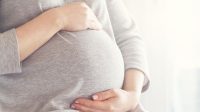 Menkes Budi Gunadi Sadikin mengungkap angka kematian ibu dan anak di Jawa Barat masih tinggi. Infeksi dan kebersihan rumah sakit menjadi sorotan.