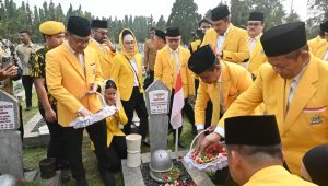 HUT ke-62 Partai Golkar diisi ziarah ke TMP Kalibata bersama Bahlil Lahadalia, santunan anak yatim oleh DPD Golkar Kabupaten Sukabumi, dan ziarah makam pahlawan di Kota Sukabumi.