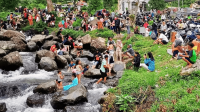 Dinas Pariwisata Kabupaten Sukabumi mencatat retribusi enam destinasi wisata mencapai Rp1,010 miliar hingga September 2026. Masih ada tiga bulan untuk digenjot.