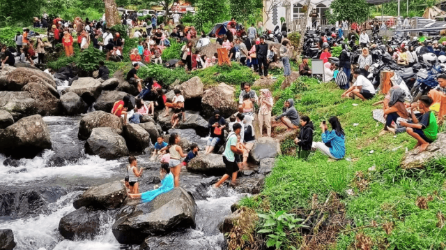 Dinas Pariwisata Kabupaten Sukabumi mencatat retribusi enam destinasi wisata mencapai Rp1,010 miliar hingga September 2026. Masih ada tiga bulan untuk digenjot.