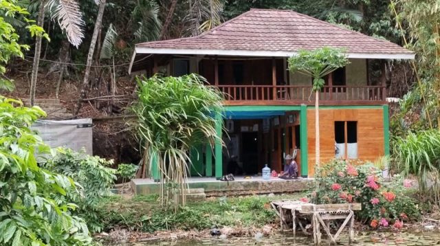 Polres Sukabumi mengamankan dua terduga pelaku kasus dugaan kekerasan terhadap dua ustaz di Ciracap yang menyeret nama Padepokan Al-Baathin Al-Waliyy.