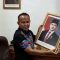 Gibranisti mendesak Dewan Kehormatan DPRD Kota Sukabumi memeriksa Rojab Asyari usai menurunkan foto Wakil Presiden Gibran Rakabuming Raka. PDIP memberikan pandangan berbeda.